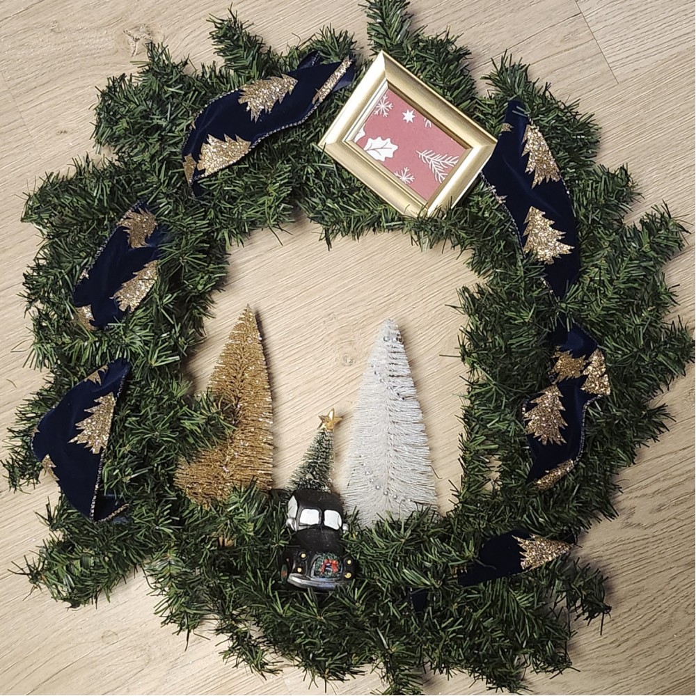 Wreath - Gold with Trees, Truck and Photo Frame